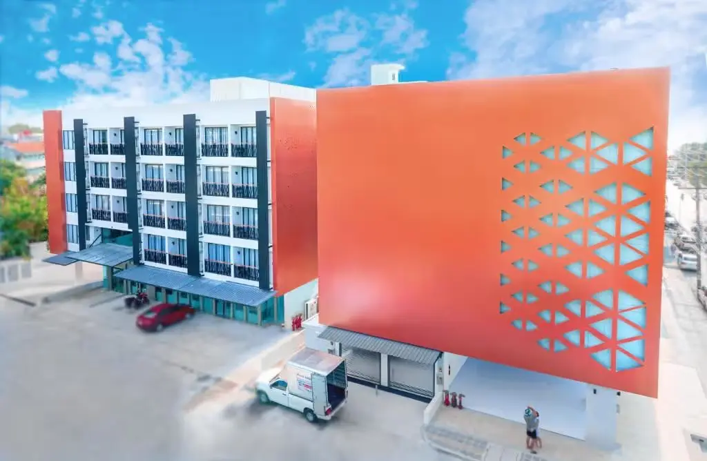 Phoenix Hotel Karon Beach 4★, Пхукет